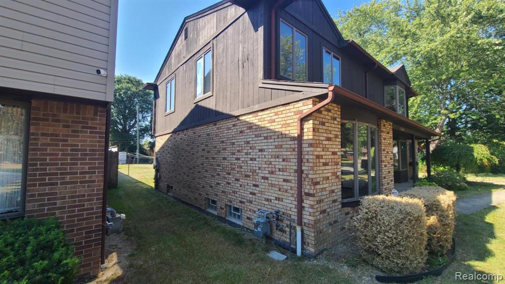 20688 Woodland Street, Harper Woods, MI 48225 — Photo 2