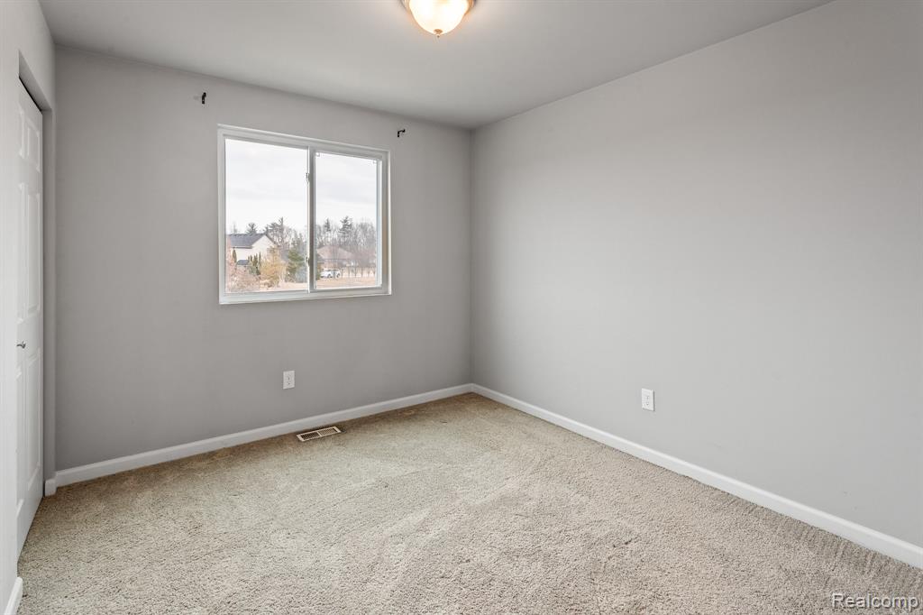 7193 PRIMROSE Lane, Grand Blanc, MI 48439 — Photo 21
