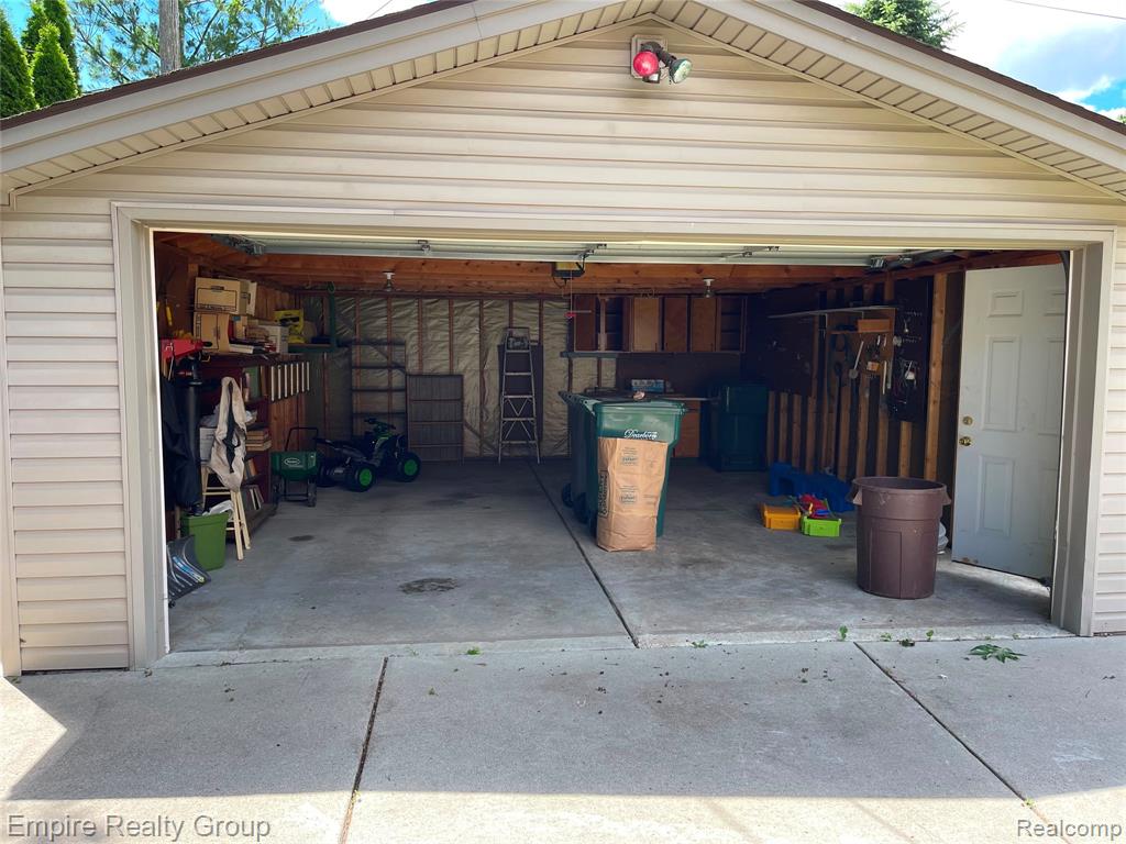 913 N Vernon Street, Dearborn, MI 48128 — Photo 24