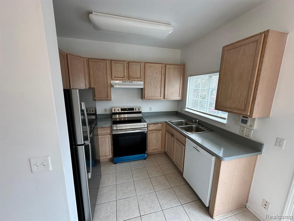 44628 GWINNETT Loop, Novi, MI 48377 — Photo 4