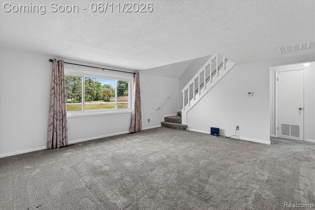5464 E Maple Avenue, Grand Blanc, MI 48439 — Photo 6