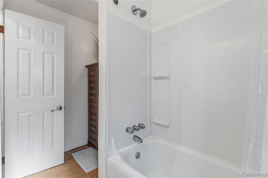 29025 Dawson Street, Garden City, MI — Photo 16