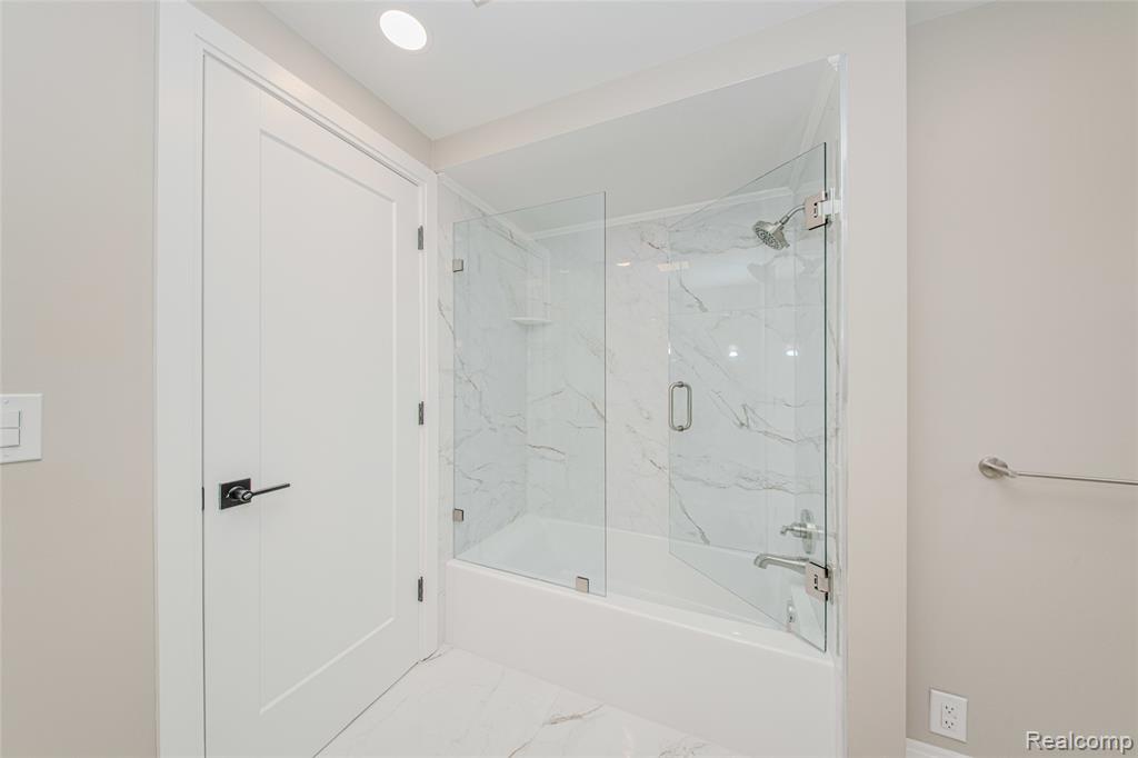 21993 Riverview Drive, Beverly Hills, MI 48025 — Photo 51