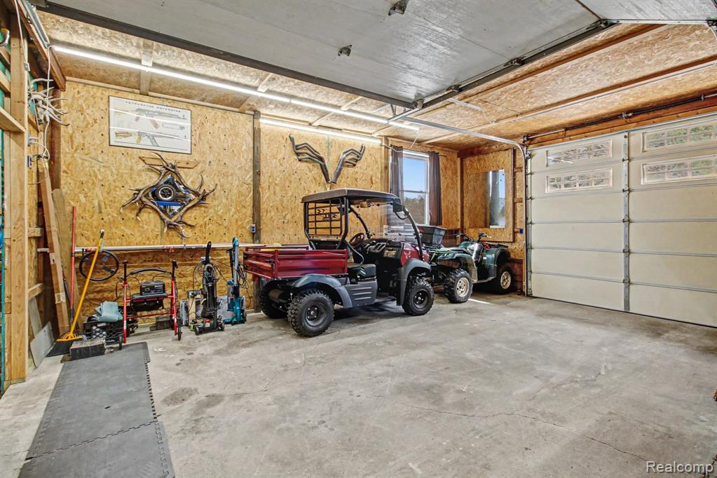 9631 BYRON Road, Howell, MI 48855 — Photo 32