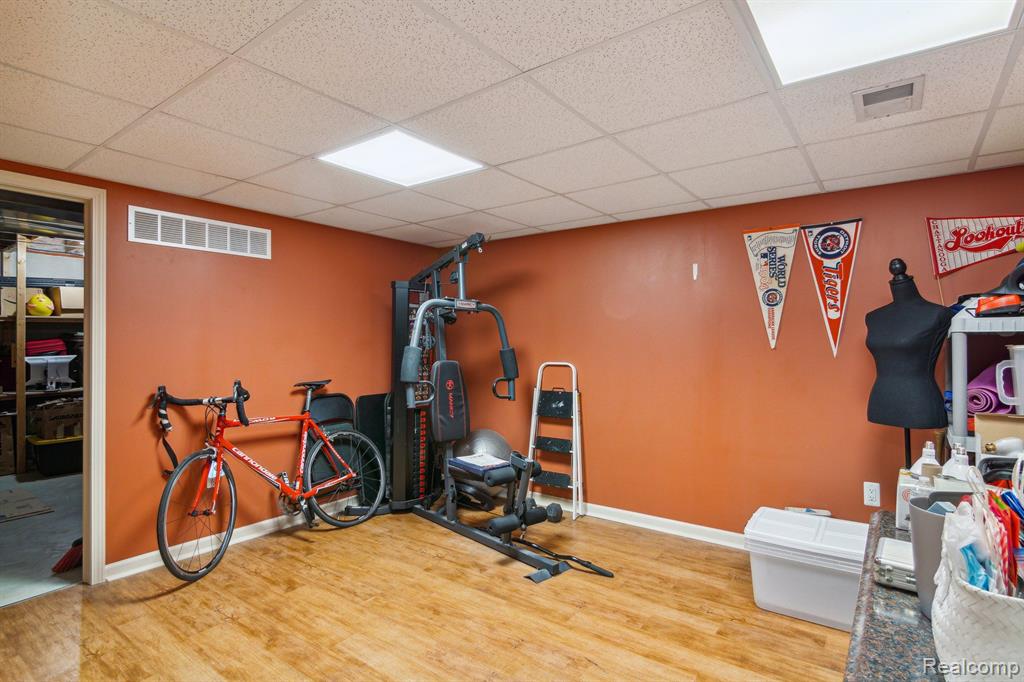 387 TORRINGTON Drive W, Canton, MI 48188 — Photo 48