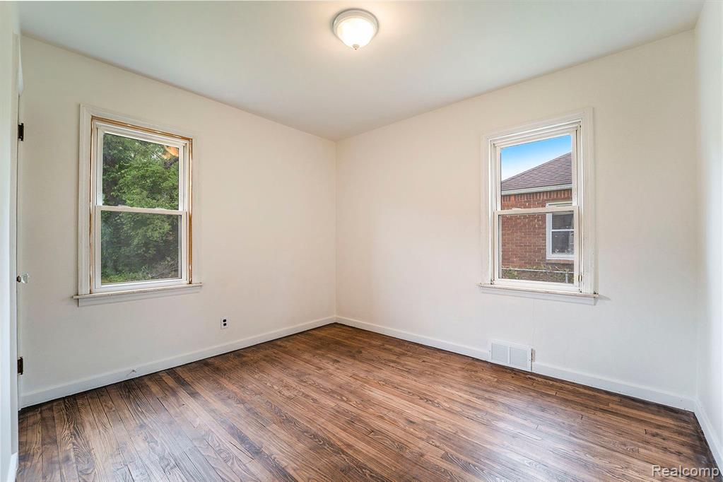 6340 WOODMONT Avenue, Detroit, MI 48228 — Photo 12