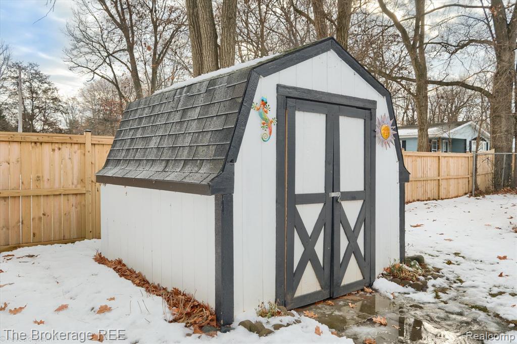 11 Crane Lake Drive, Linden, MI 48451 — Photo 7
