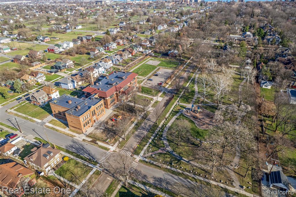 2965 FISCHER Street, Detroit, MI 48214 — Photo 32