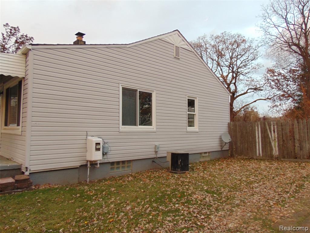 780 Palmer Drive, Pontiac, MI 48342 — Photo 2