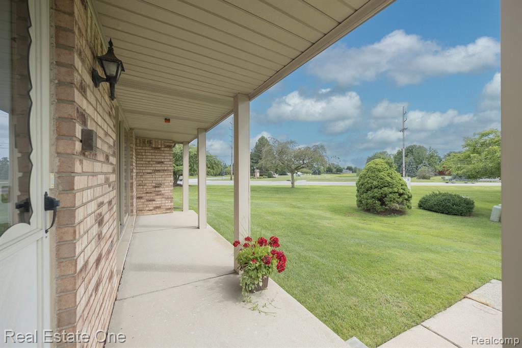 49139 FREEDOM Court, 4, Shelby Twp, MI 48315 — Photo 3