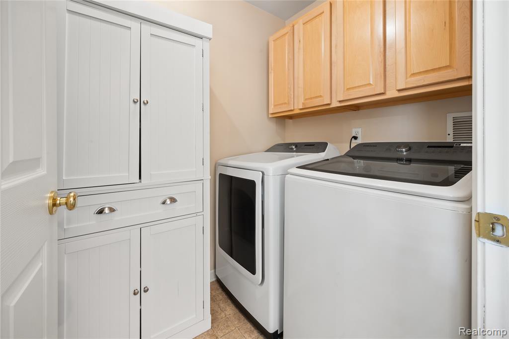 730 Amberly Drive, C, Waterford, MI 48328 — Photo 13