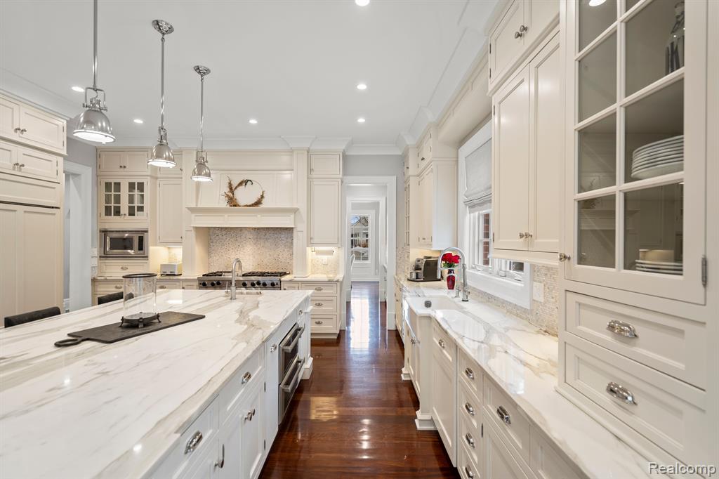 550 SHIRLEY Road, Birmingham, MI 48009 — Photo 12