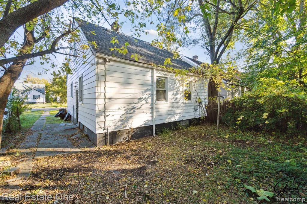19439 W Chicago Street, Detroit, MI 48228 — Photo 35