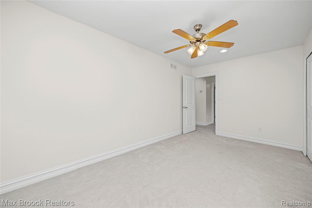 5324 Fairway Court, West Bloomfield, MI 48323 — Photo 38