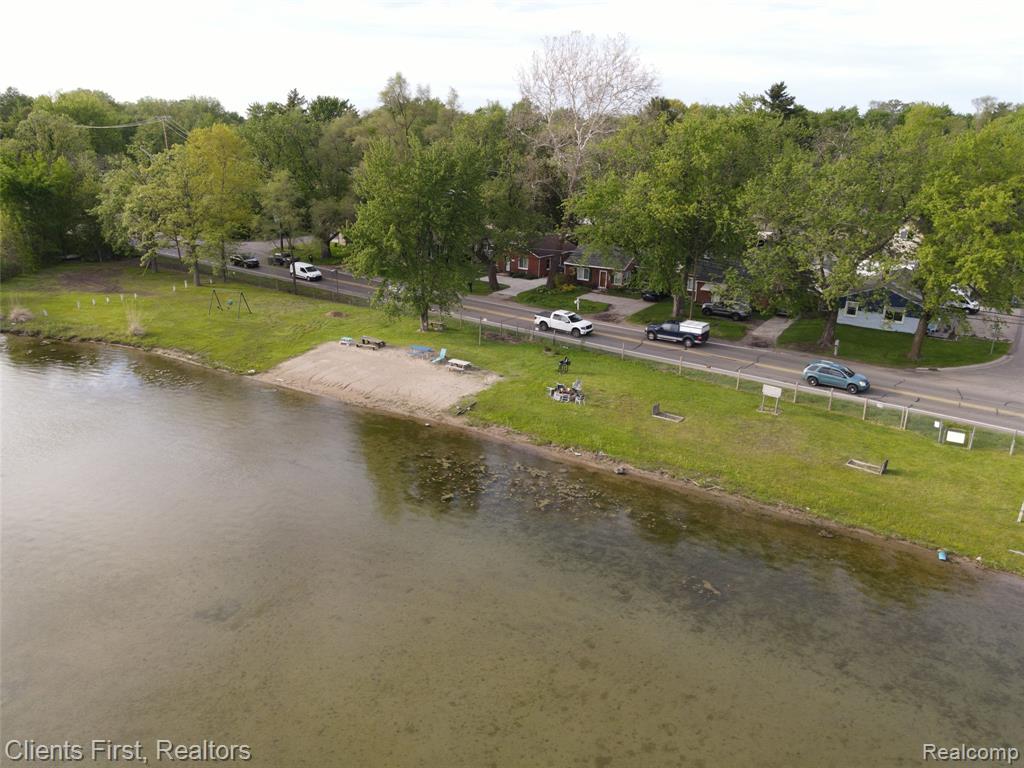 4840 Gilbo Avenue, Waterford, MI 48328 — Photo 45