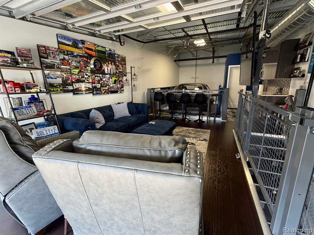 50 PIT Lane, Pontiac, MI 48341 — Photo 5