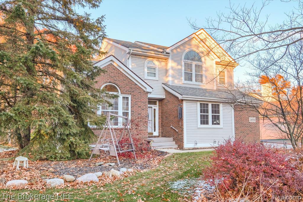 2653 Ravine Side Lane N, Howell, MI 48843 — Photo 2