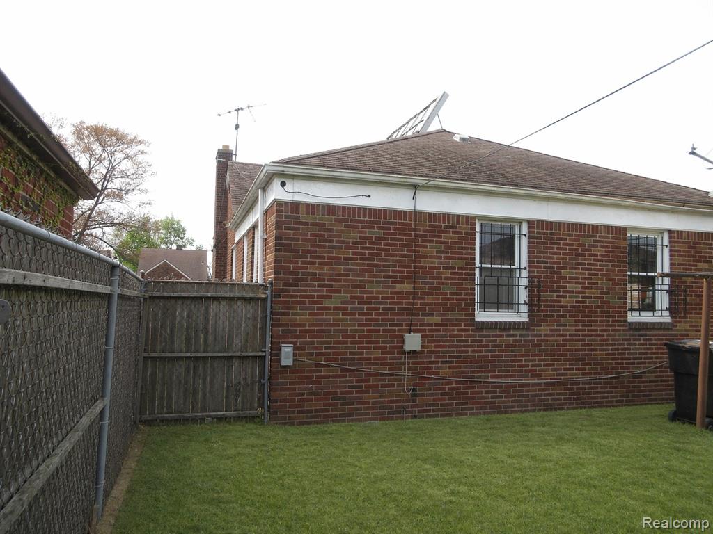 18444 Albion Street, Detroit, MI 48234 — Photo 12