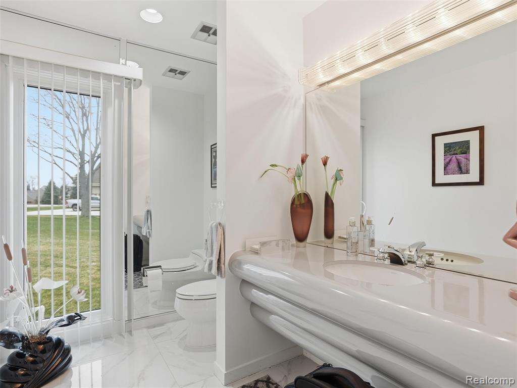 3827 Manchester Court, Bloomfield Hills, MI 48302 — Photo 13