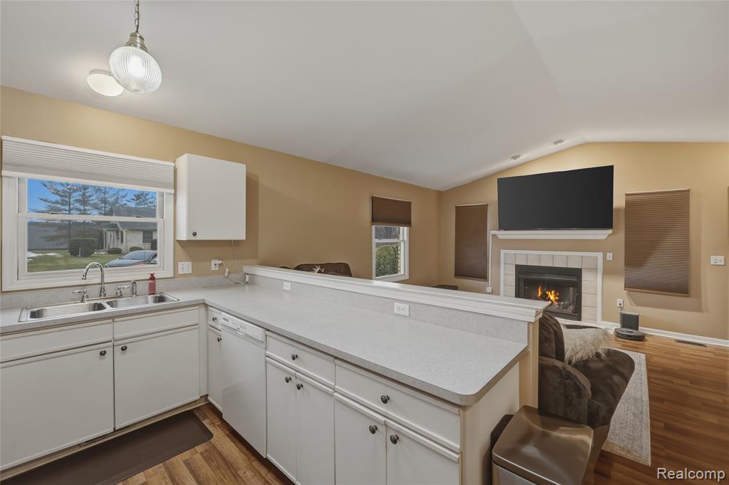 41781 King Edward Court, Clinton Twp, MI 48038 — Photo 12