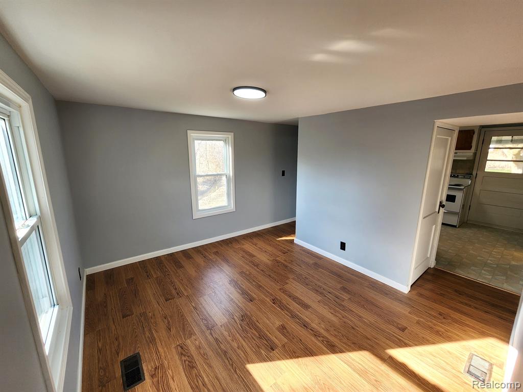 5082 CENTER Road, Grand Blanc, MI 48439 — Photo 36