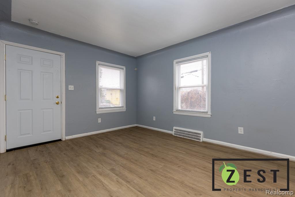 11635 Greenview Avenue - Photo 2