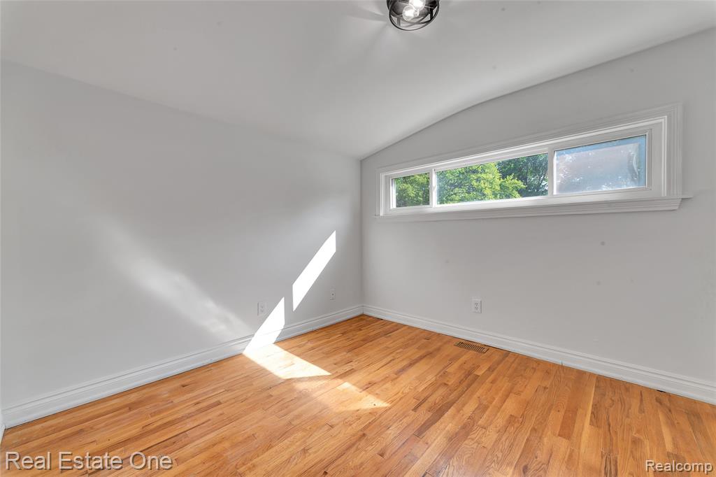45467 Sterritt Street, Utica, MI 48317 — Photo 26