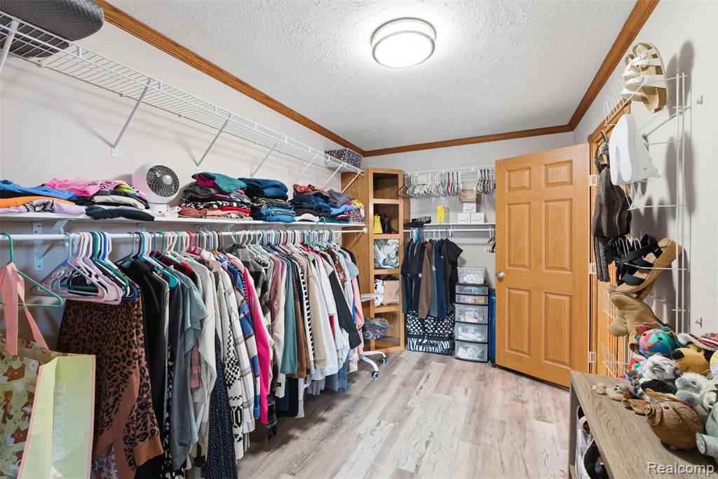 11050 Willowgreen Court, South Lyon, MI 48178 — Photo 18