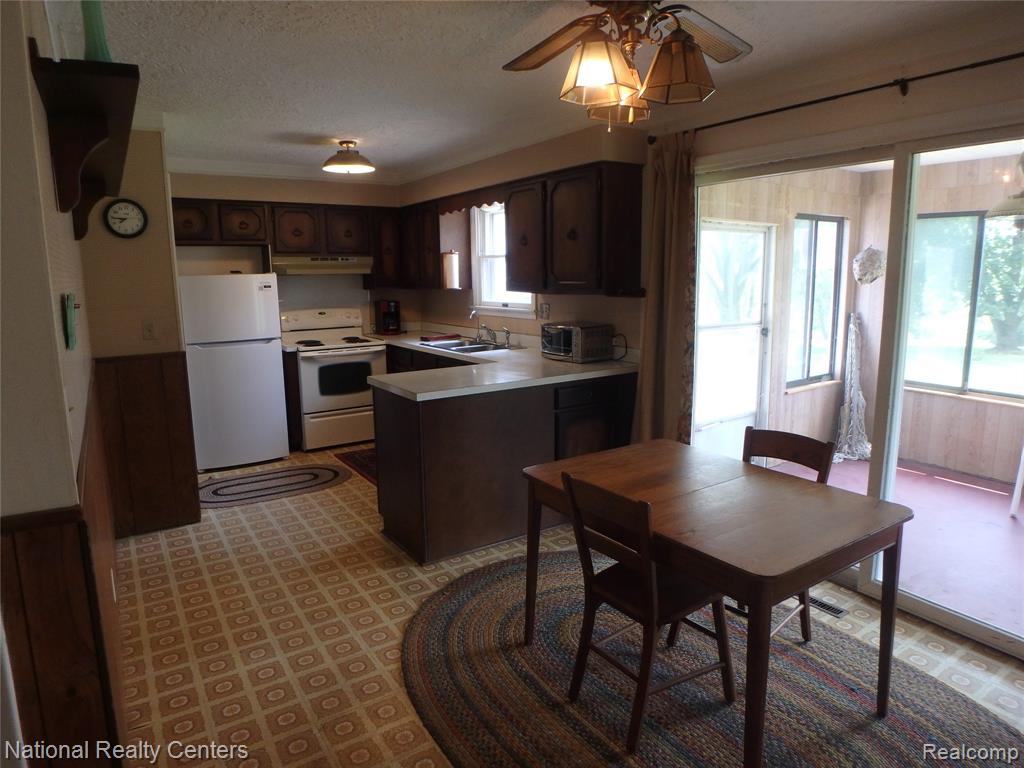 215 Grange Hall Road, Ortonville, MI 48462 — Photo 2