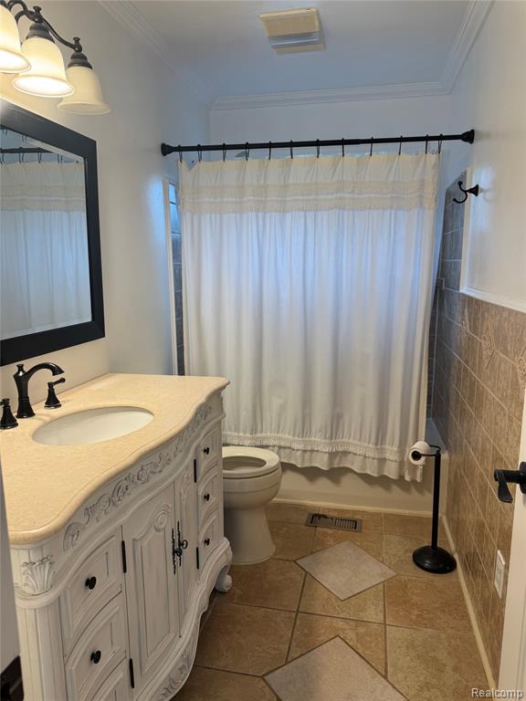 1693 Ashstan Drive, Walled Lake, MI 48390 — Photo 16