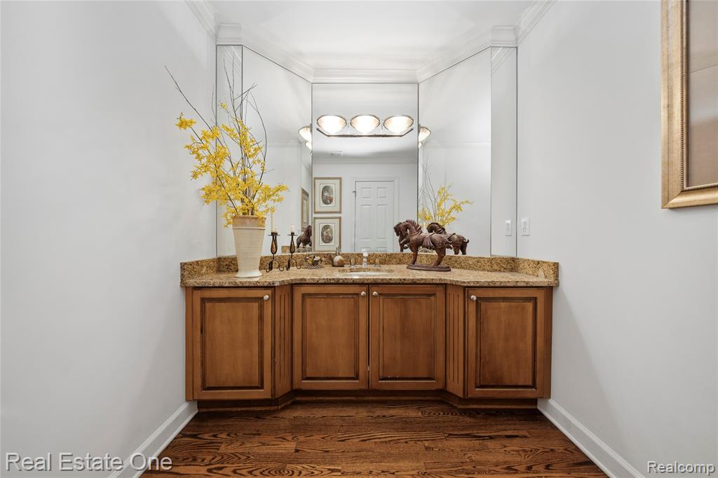 7026 Daventry Woods Drive, West Bloomfield, MI — Photo 20