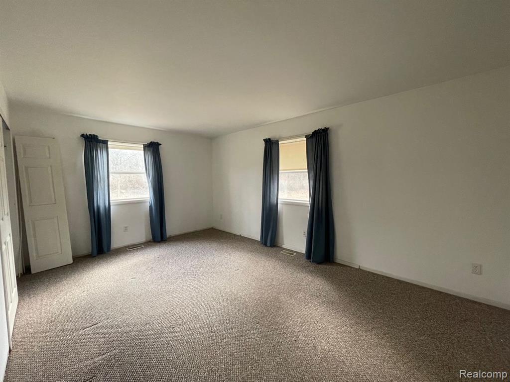 5559 Tipsico Lake Road, Holly, MI 48442 — Photo 8