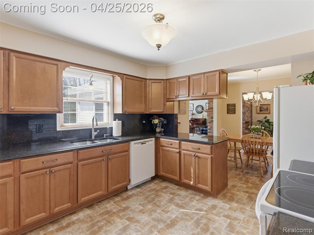 39001 Chartier Street, Harrison Township, MI — Photo 23