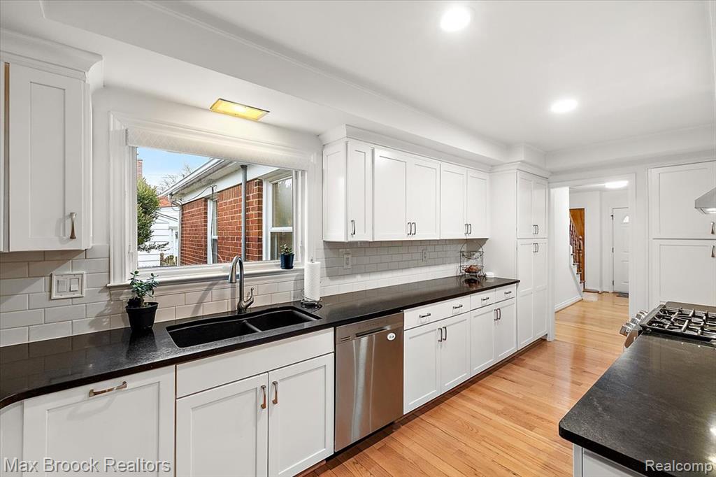 32350 Sheridan Drive, Beverly Hills, MI 48025 — Photo 7