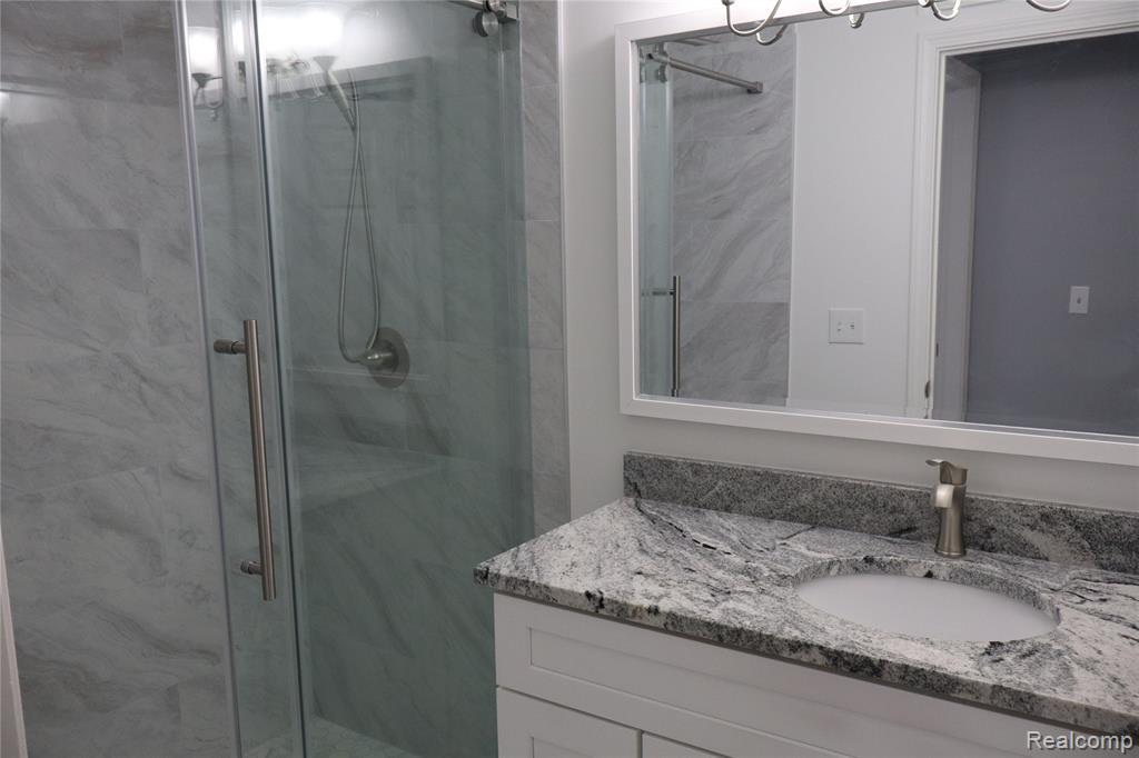 44843 MARIGOLD Drive, Sterling Heights, MI 48314 — Photo 28