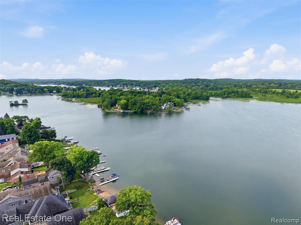 4011 Lotus Drive, Waterford, MI 48329 — Photo 17