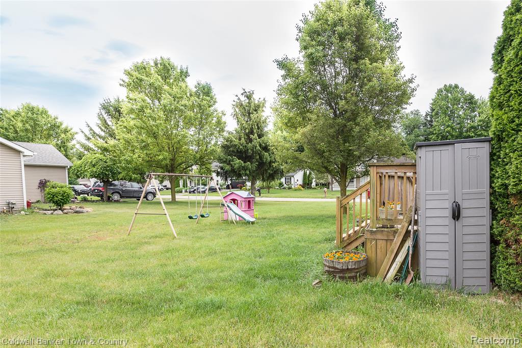 650 Christopher Street, Fowlerville, MI 48836 — Photo 30