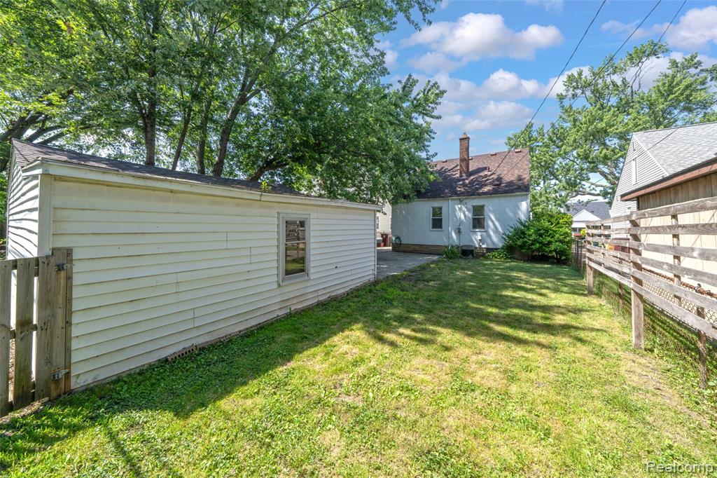 8272 Coolidge, Center Line, MI 48015 — Photo 33