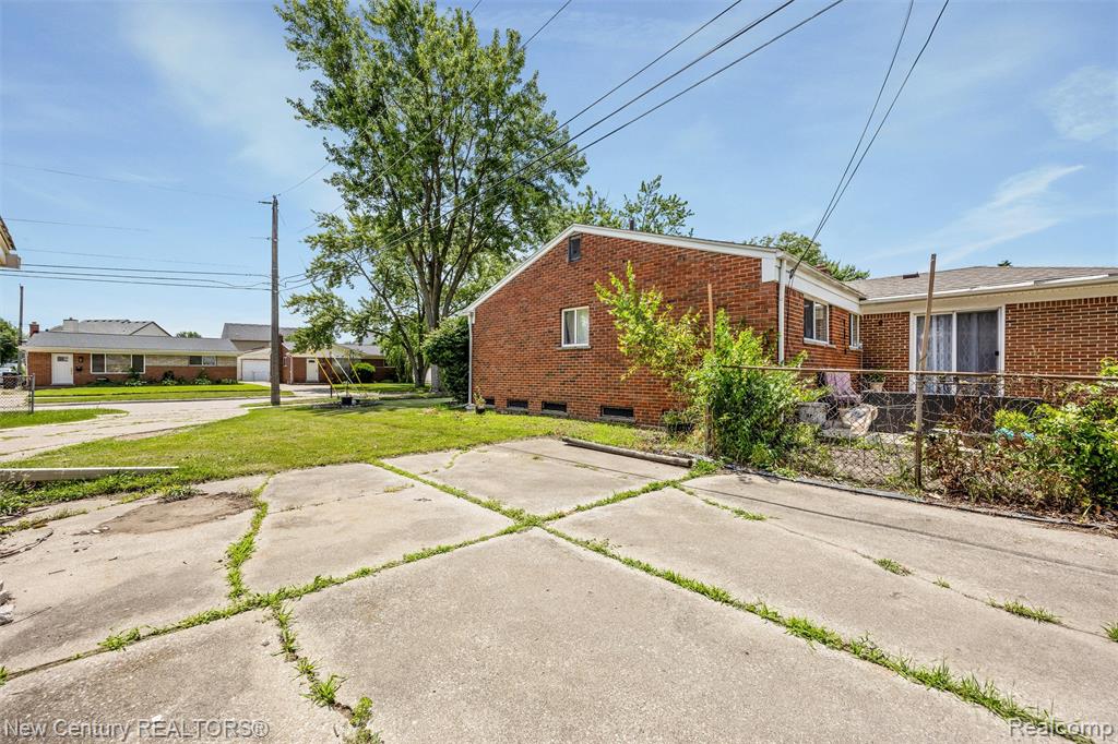 1720 Westbrook Drive, Madison Heights, MI 48071 — Photo 34