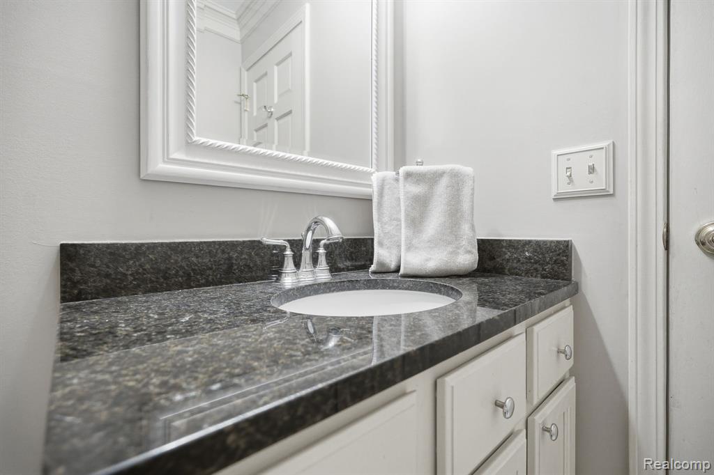 42626 Christina Drive, Sterling Heights, MI 48313 — Photo 34