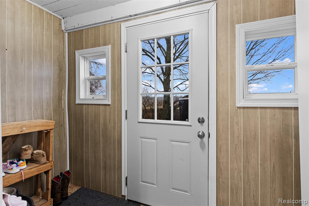 7250 Frances Road, Flushing, MI 48433 — Photo 13