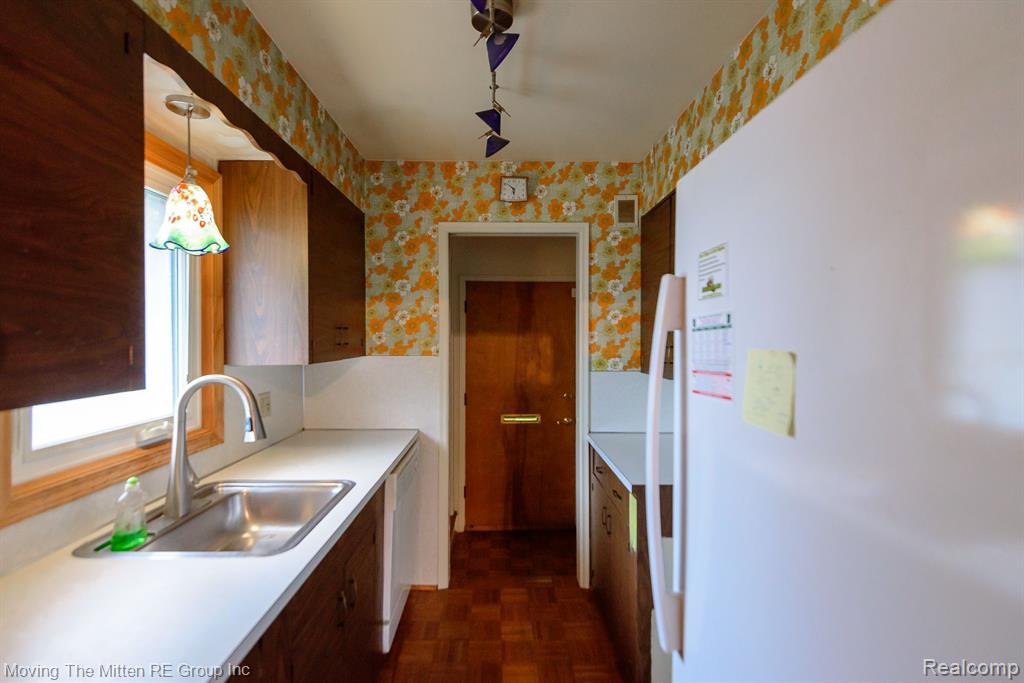 1200 GEORGINA Drive, Ypsilanti, MI 48198 — Photo 7