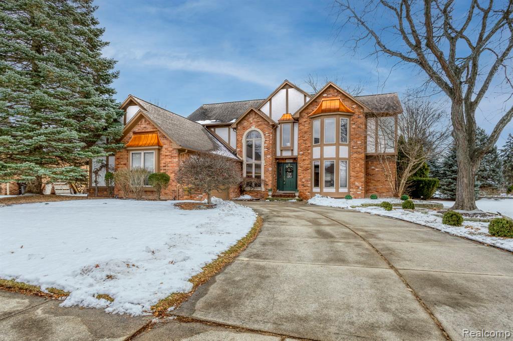 39810 Wilmette Drive, Sterling Heights, MI 48313 — front exterior