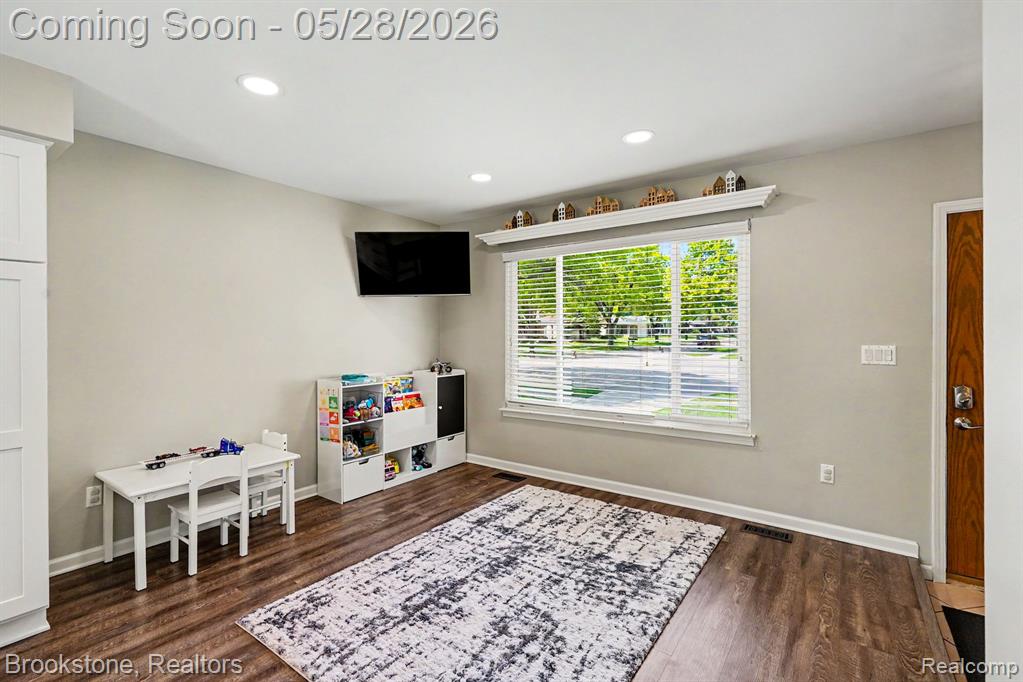 2564 Rainbow Drive, Troy, MI 48083 — Photo 7