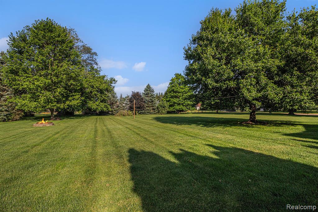 5270 Dillon Drive, White Lake, MI 48383 — Photo 7