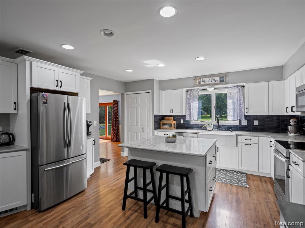 8497 Hickory Hill Drive, Grand Blanc, MI 48439 — Photo 12