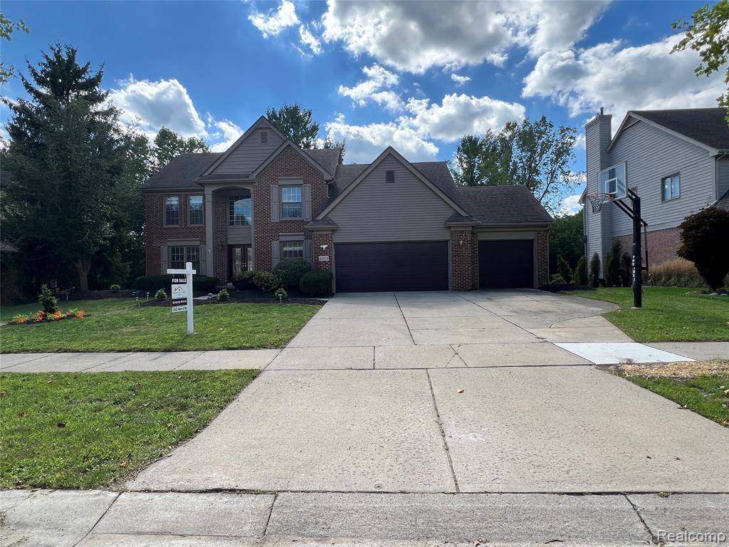 45475 Irvine Drive, Novi, MI