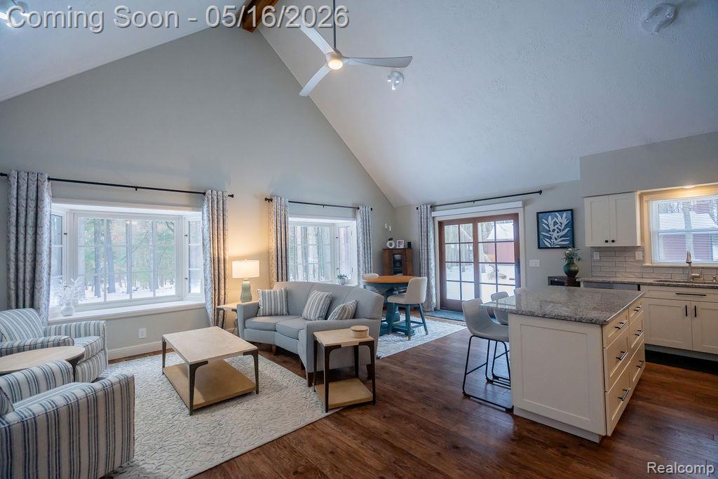 9256 Pine Hill Trail, Fenton, MI 48430 — Photo 17