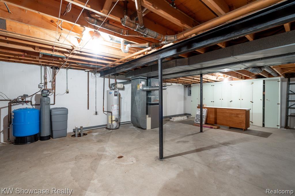 8141 Rene Court, White Lake, MI — Photo 44