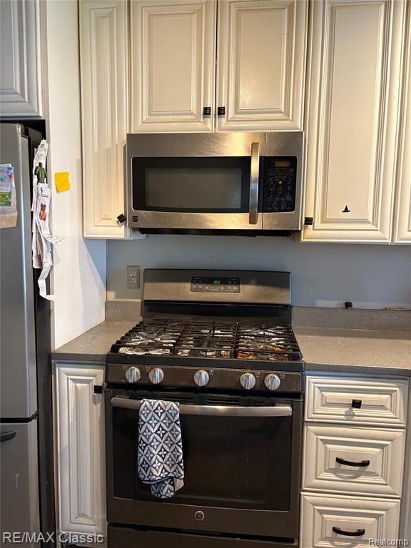 380 E South Boulevard, Troy, MI 48085 — Photo 8